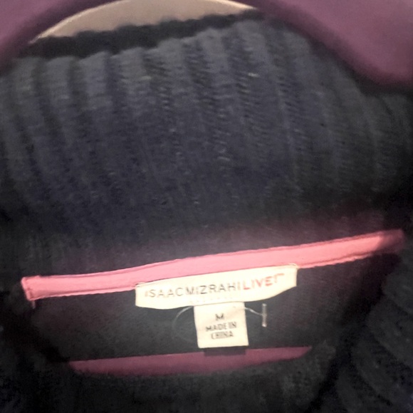 EUC Women’s Isaac Mizrahi Live Navy Turtleneck Tunic Sweater, Size M - Picture 2 of 4